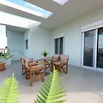 Elli Garden View - Spacious Fully Equipped * Kremastí