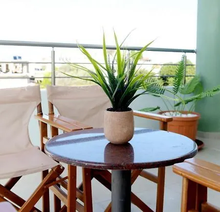 Elli Garden View - Spacious Fully Equipped Lägenhet Kremastí