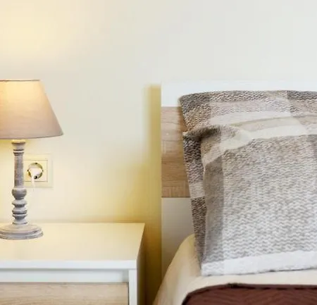 Elli Garden View - Spacious Fully Equipped Apartment