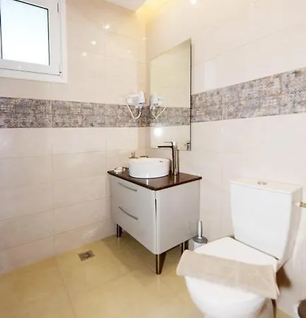 Apartment Elli Garden View - Spacious Fully Equipped *