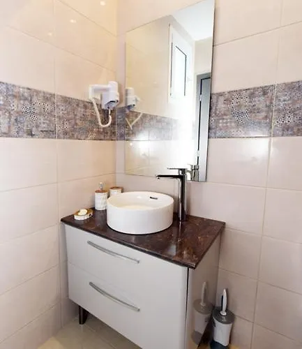 Elli Garden View - Spacious Fully Equipped *