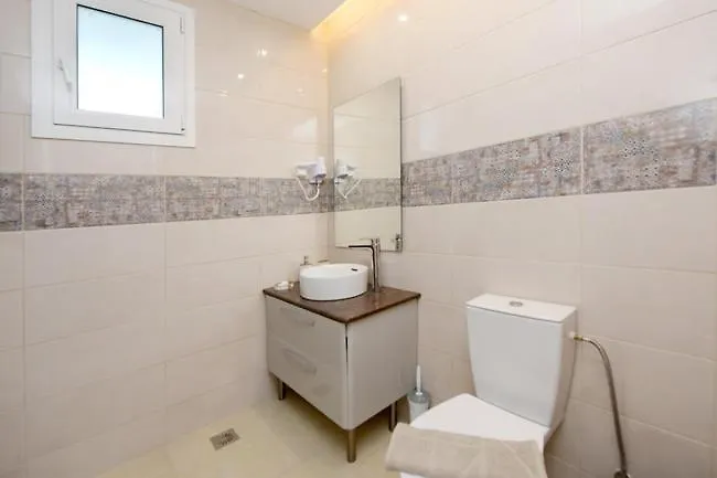 Appartement Elli Garden View - Spacious Fully Equipped Kremastí